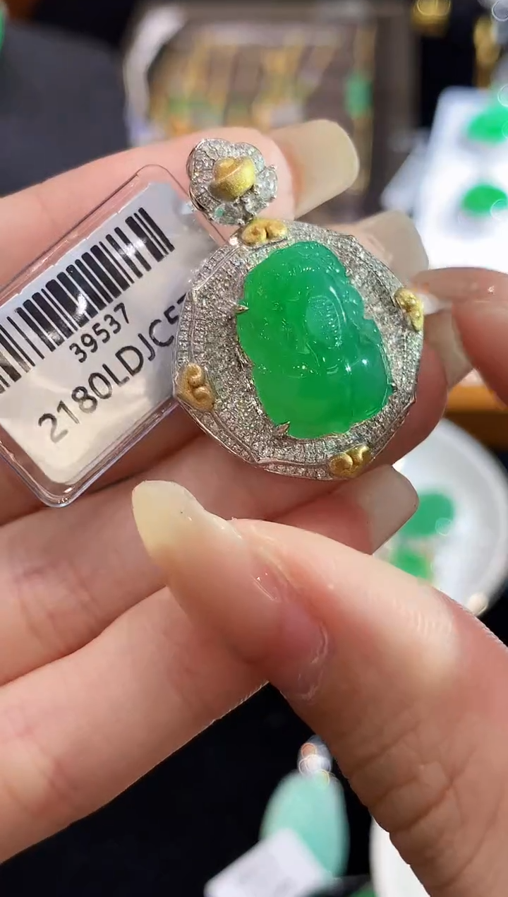 翡翠18K金镶嵌吊坠(不含链)SF多样性发其一