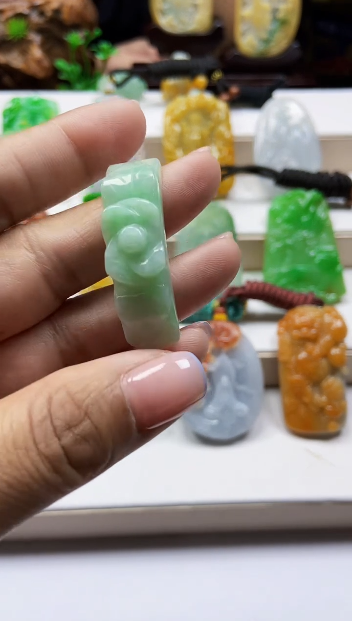 颈饰未镶嵌翡翠翡翠A货多样发
