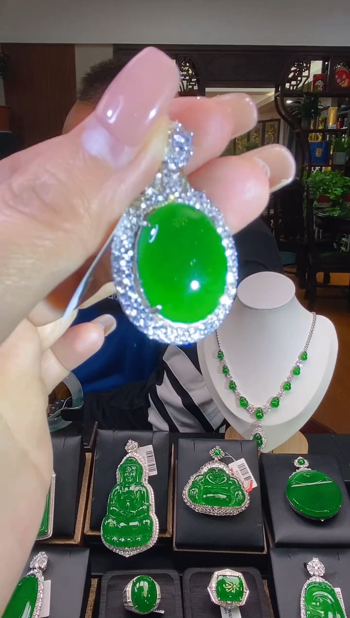 【闪购商品】翡翠吊坠(不含链)未镶嵌翡翠吊坠