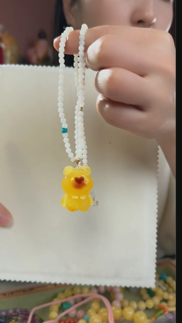 【闪购商品】蜜蜡吊坠(赠链)未镶嵌天然蜜蜡吊坠赠项链