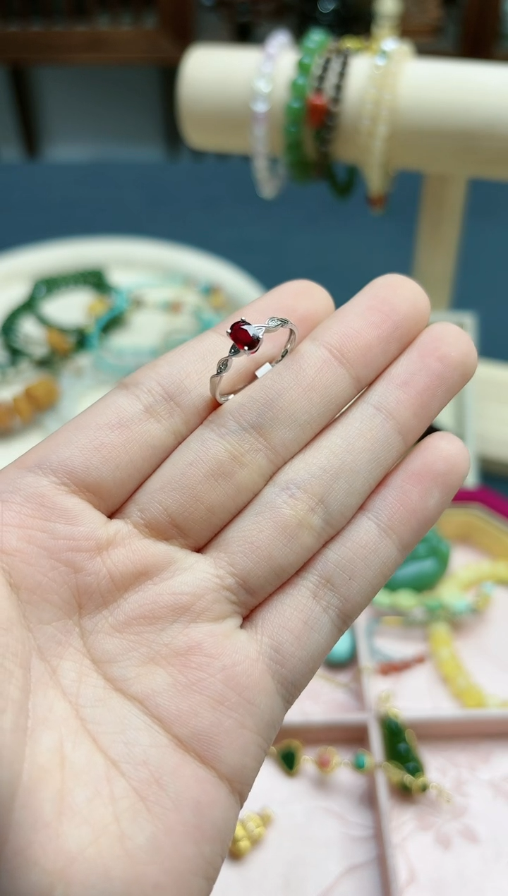 【闪购商品】红宝石戒指18K金镶嵌18k金红宝石戒指*1 CB