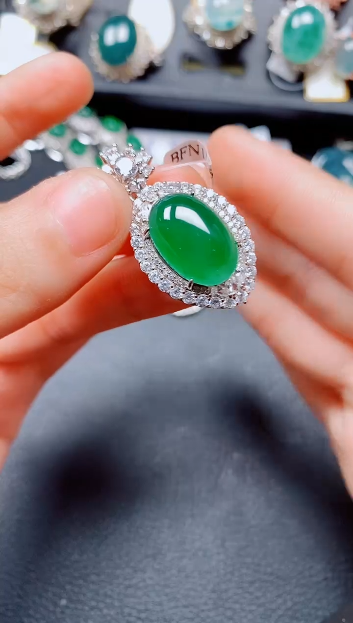 翡翠银S925镶嵌吊坠(赠链)翡翠