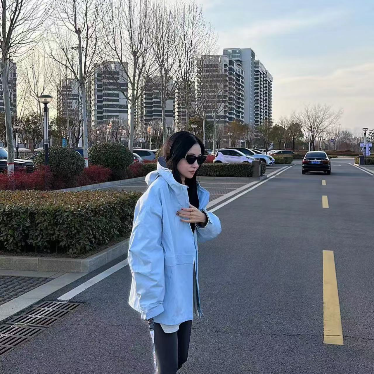 娜一家 2025韩国东大门春季新款连帽冲锋衣外套