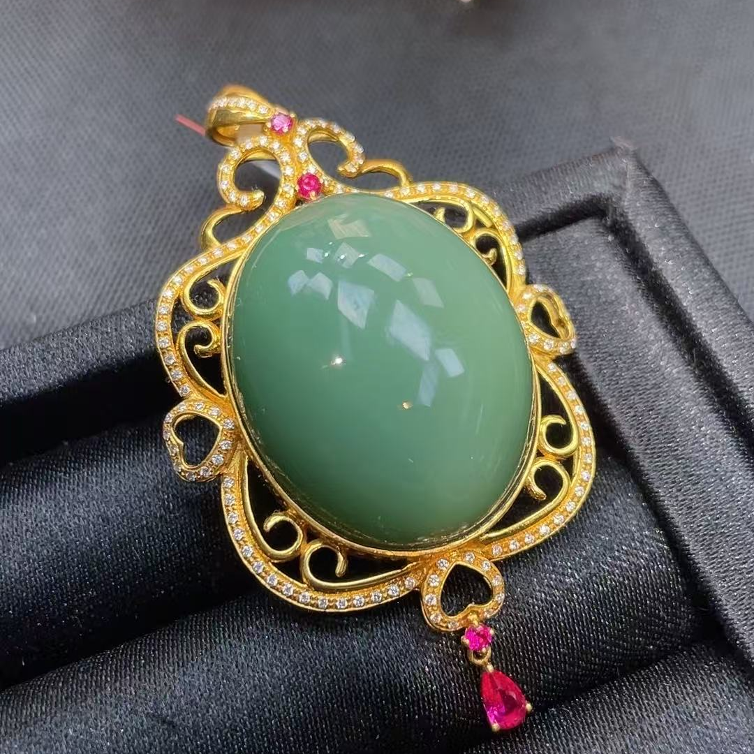 【年中大促】18K金和田玉粉青蛋面吊坠丨多样性发一