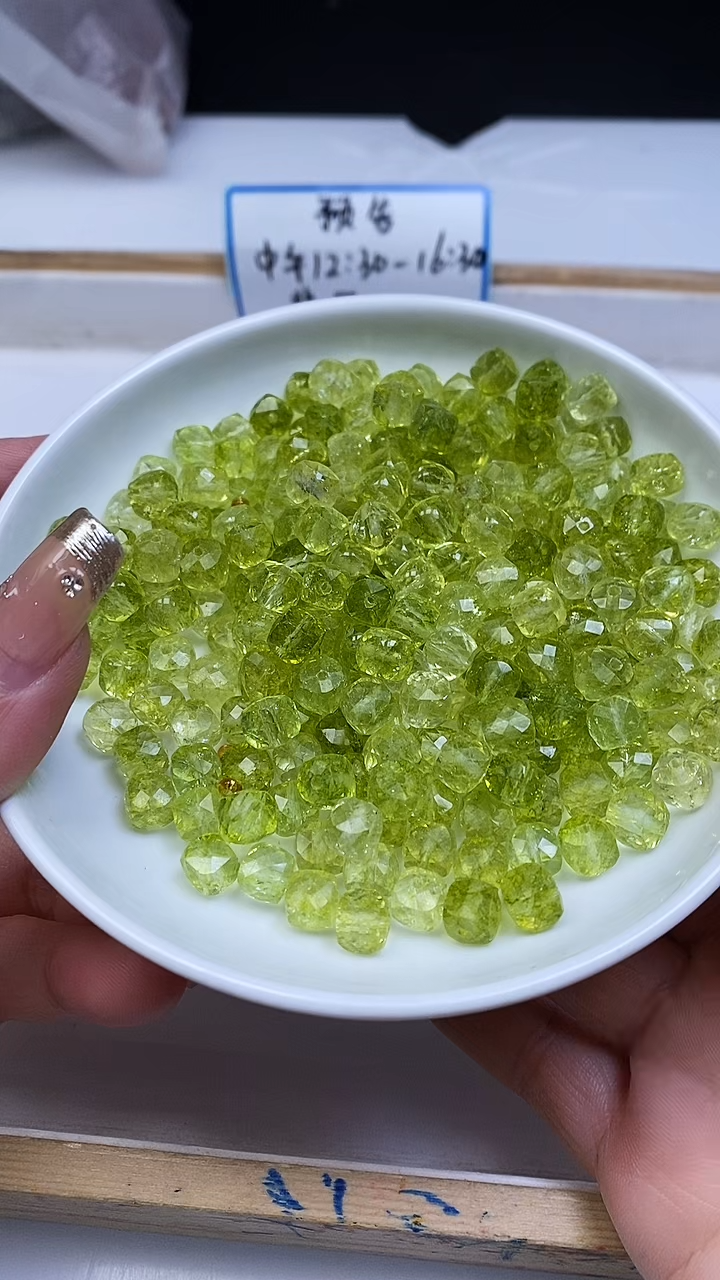 未镶嵌珠宝半成品水晶M501 葡萄水晶方糖8mm10个7.8元