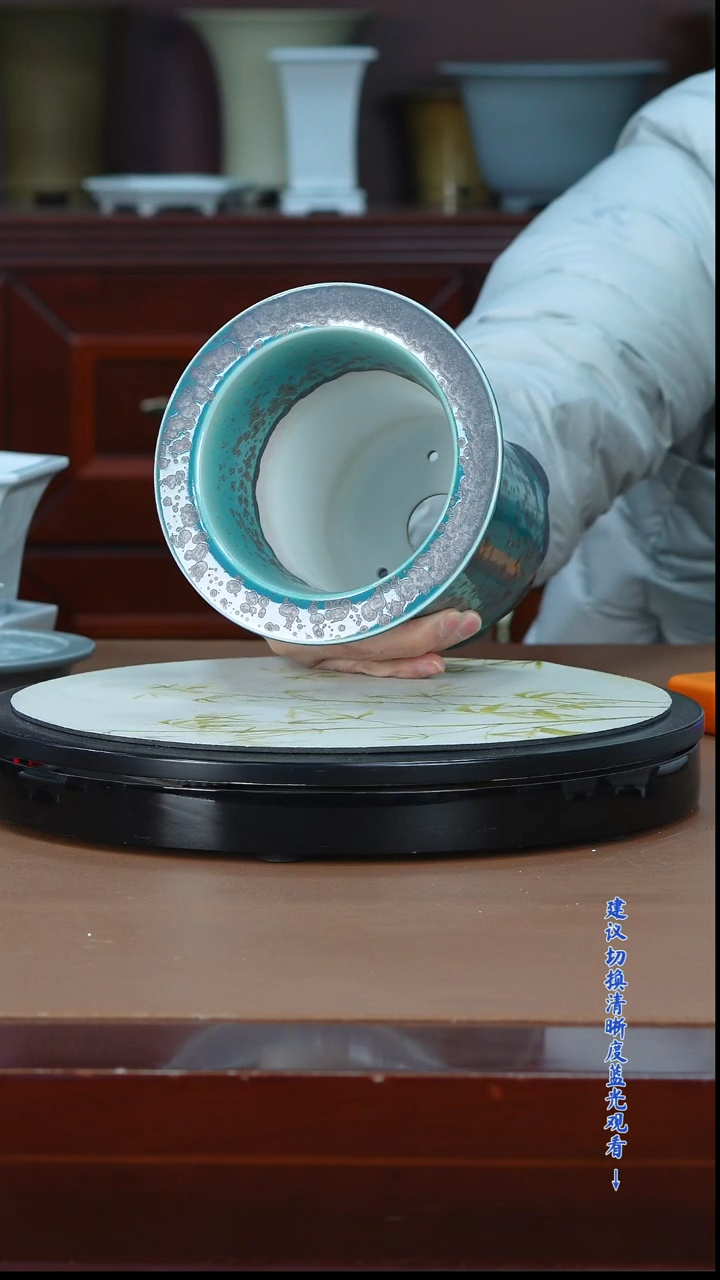 朦**雨一物一拍瑕疵兰花