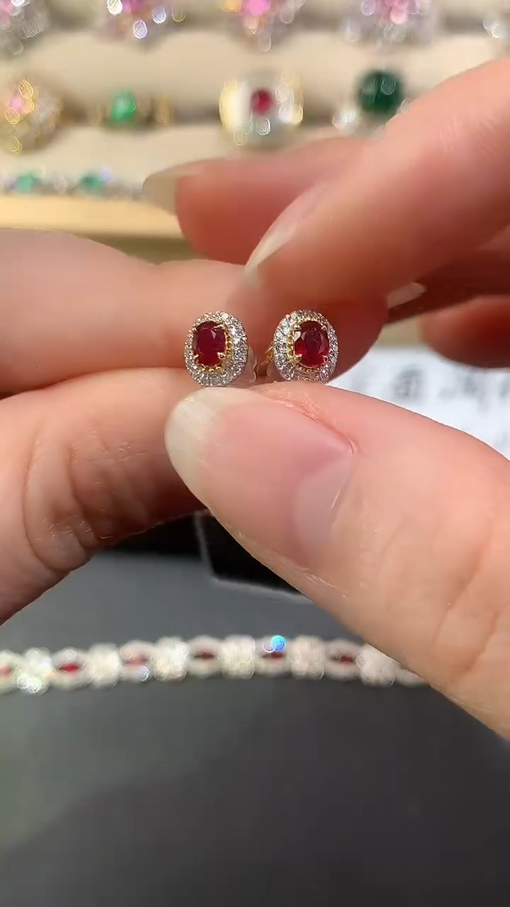 18K金镶嵌耳饰红宝石D291|2800