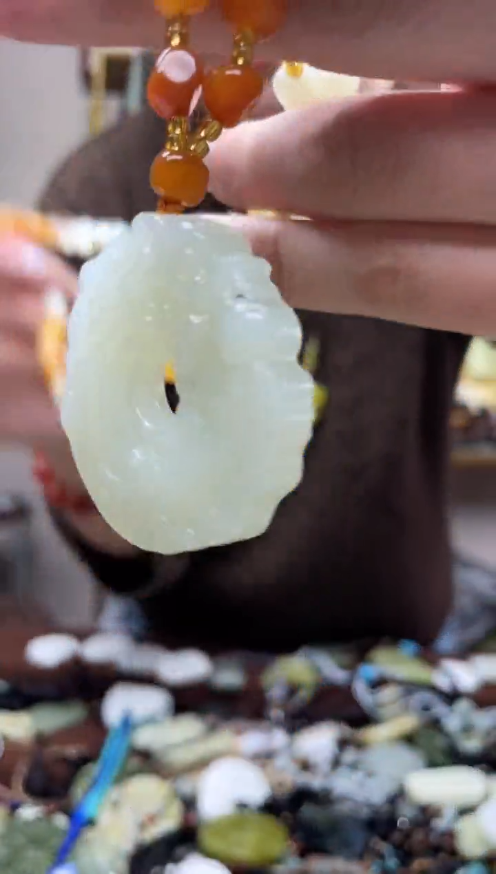 未镶嵌岫玉吊坠·