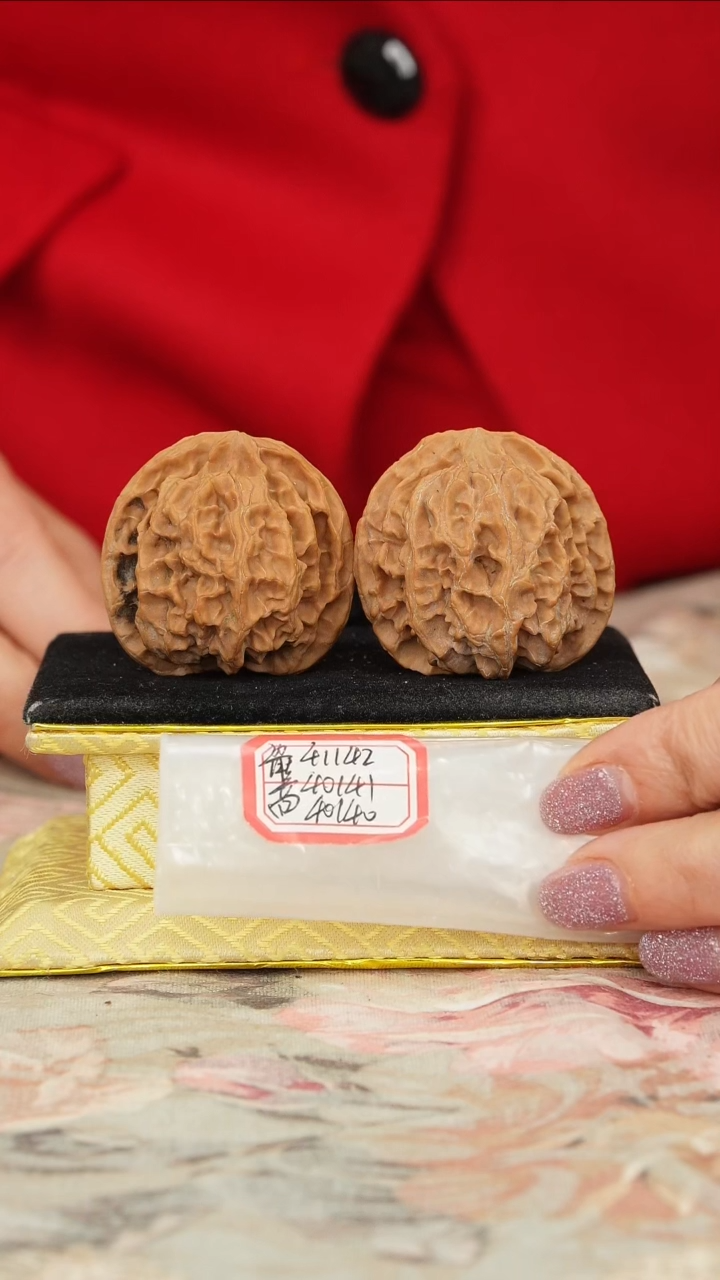 【闪购商品】文玩核桃把件苹果园