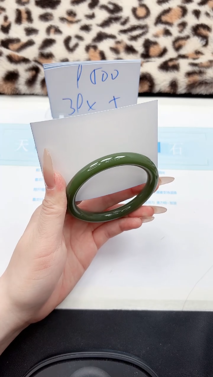 【闪购商品】石英质玉手镯未镶嵌133-62