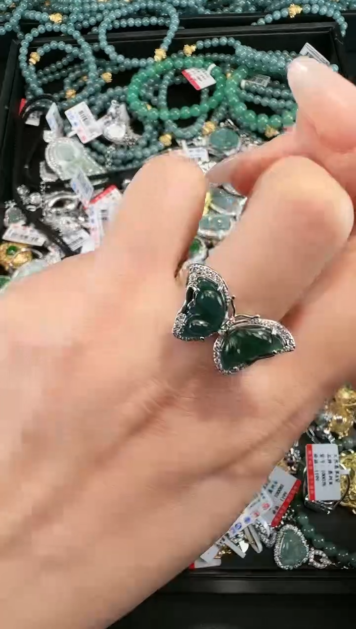 【闪购商品】翡翠吊坠(赠链)未镶嵌天然翡翠A货