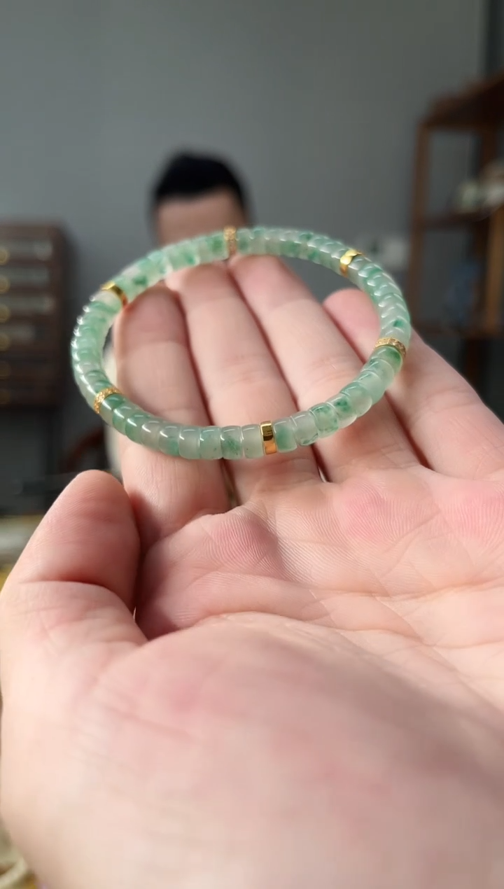 未镶嵌非洲翠石英质玉非洲翠