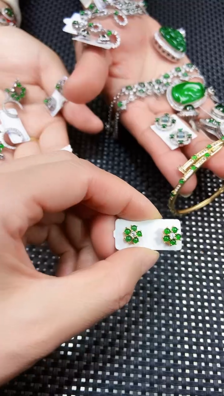 【闪购商品】翡翠耳饰未镶嵌111111111
