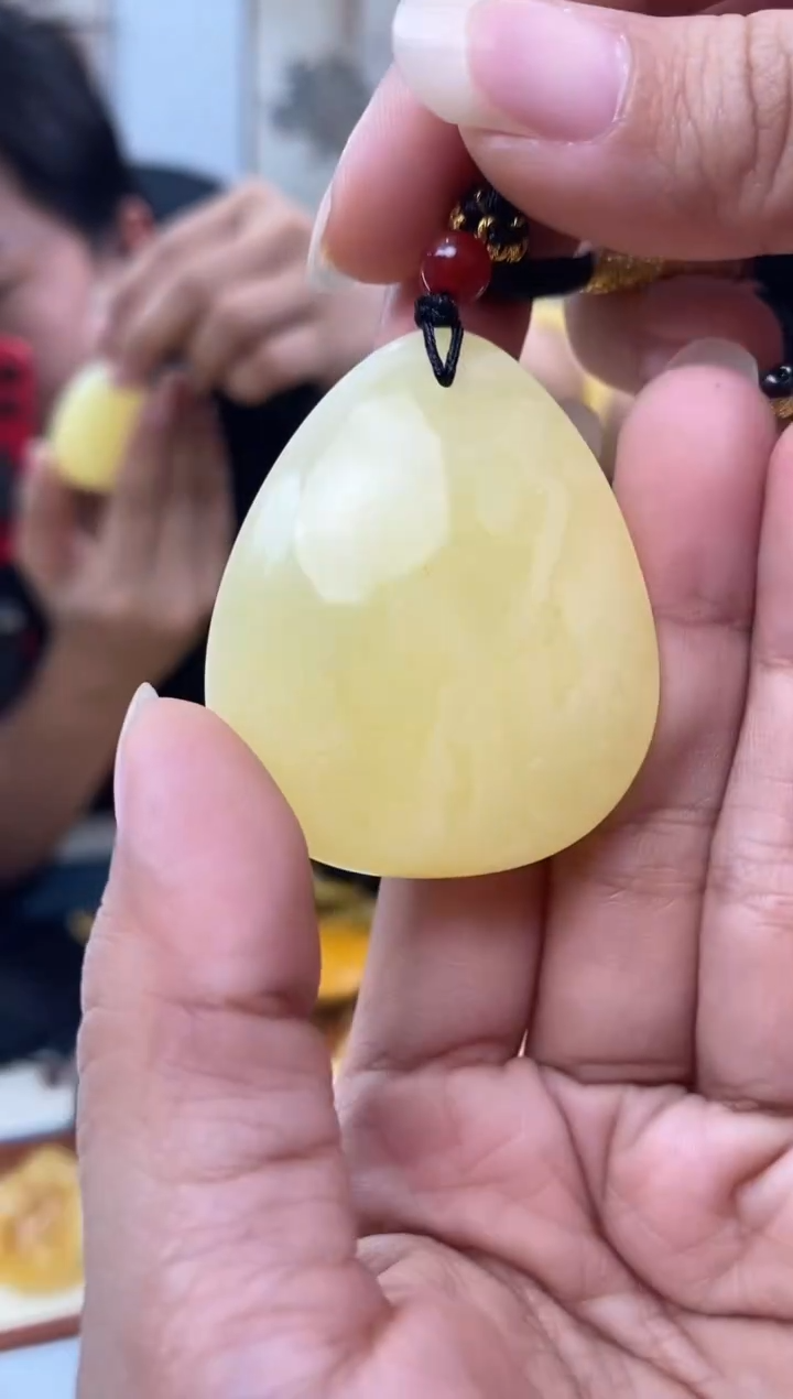 【闪购商品】琥珀裸石未镶嵌天然琥珀蜜蜡水滴