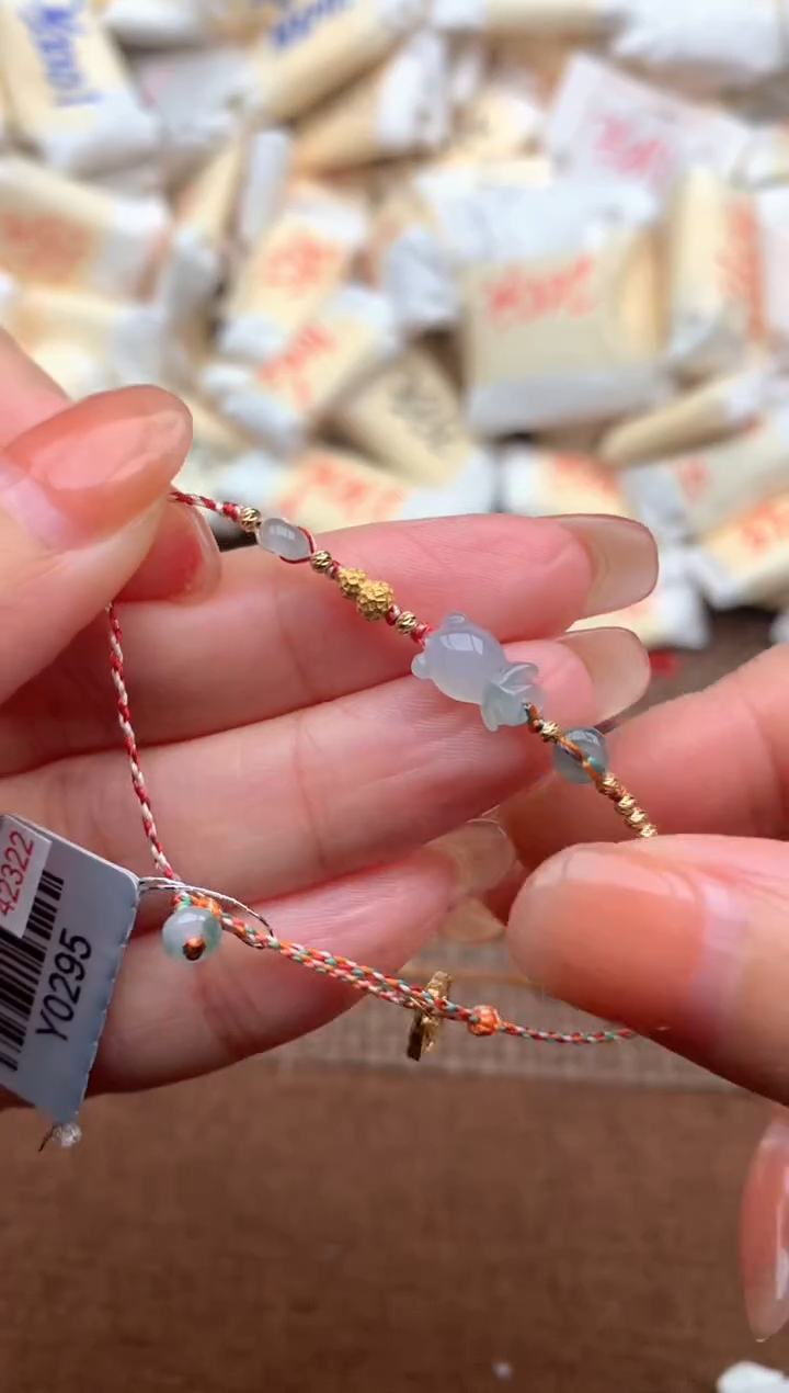 18K金镶嵌挂件翡翠一