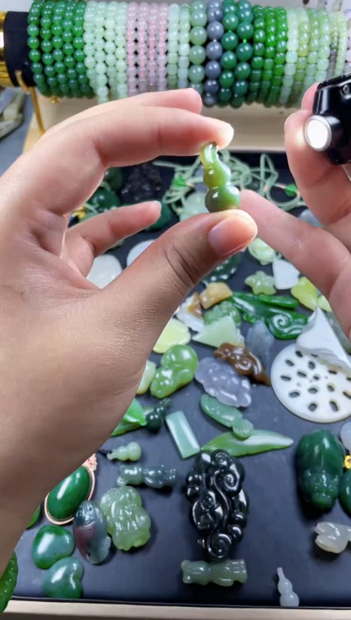 颈饰未镶嵌和田玉青玉葫芦