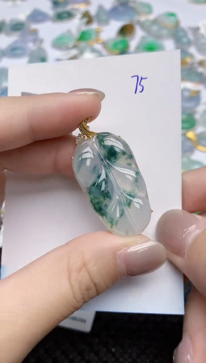 【闪购商品】翡翠颈饰18K金镶嵌天然翡翠A货