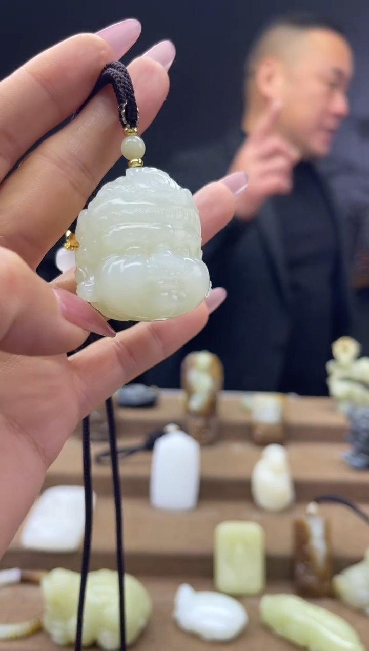 颈饰未镶嵌和田玉1