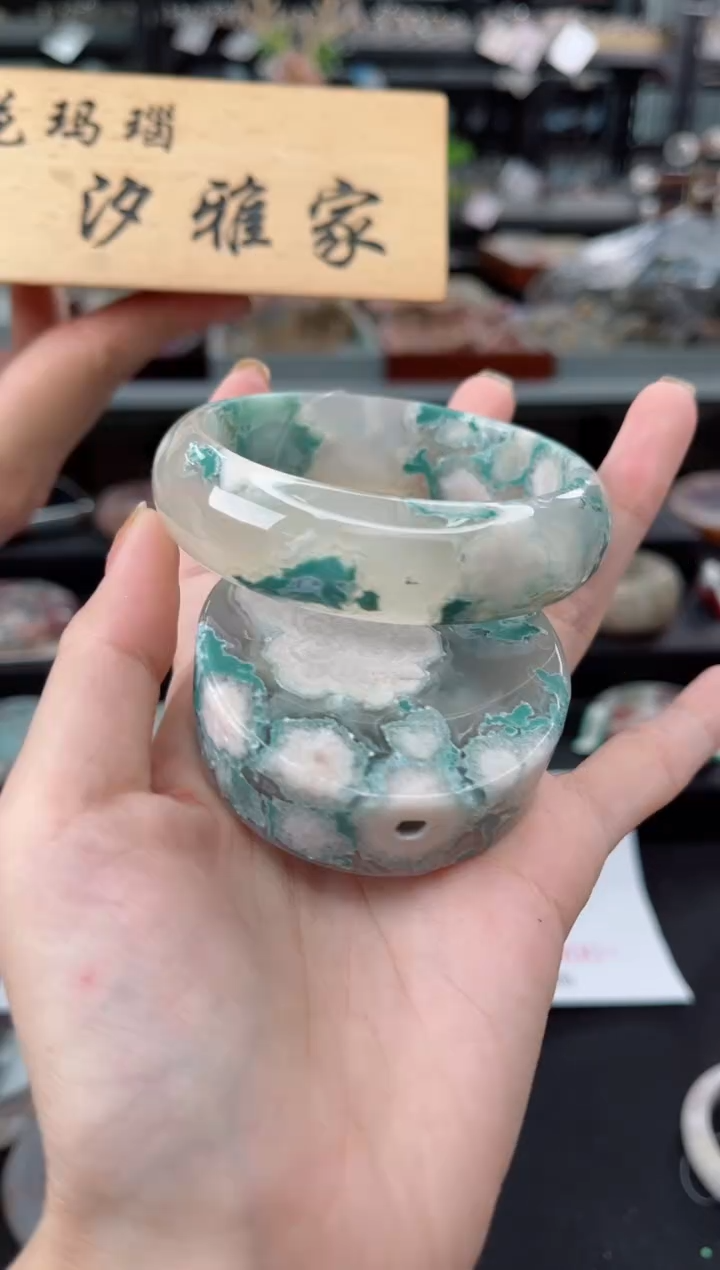 【闪购商品】石英质玉手镯未镶嵌61圈口（赠品镯心）2S9852