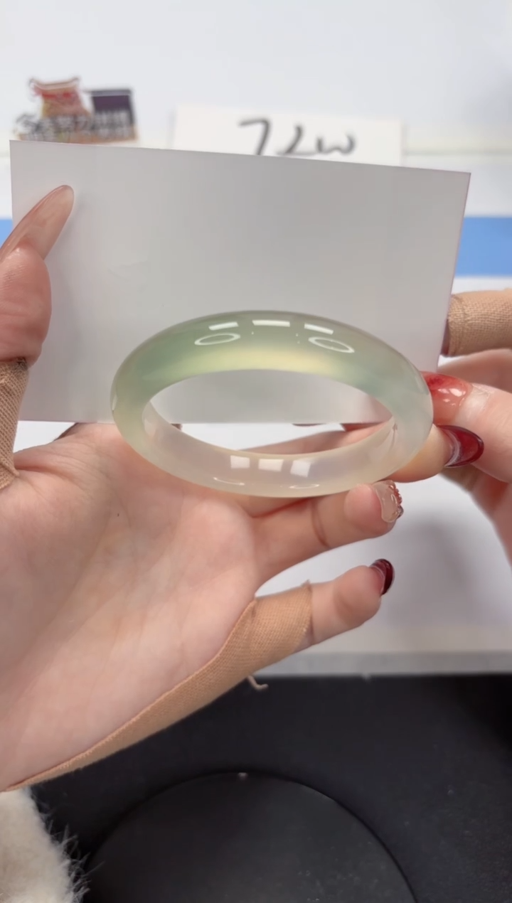 【闪购商品】石英质玉手镯未镶嵌A200-53.3