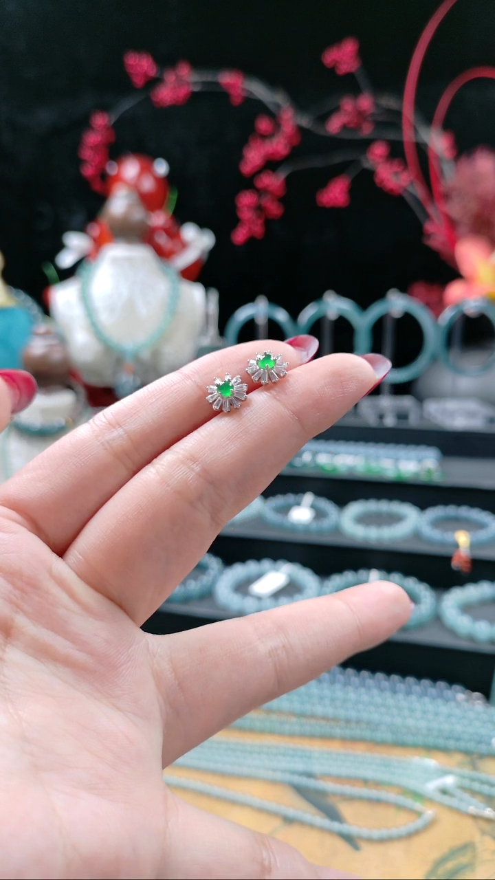 银S925镶嵌翡翠耳钉高冰阳绿蛋面耳钉