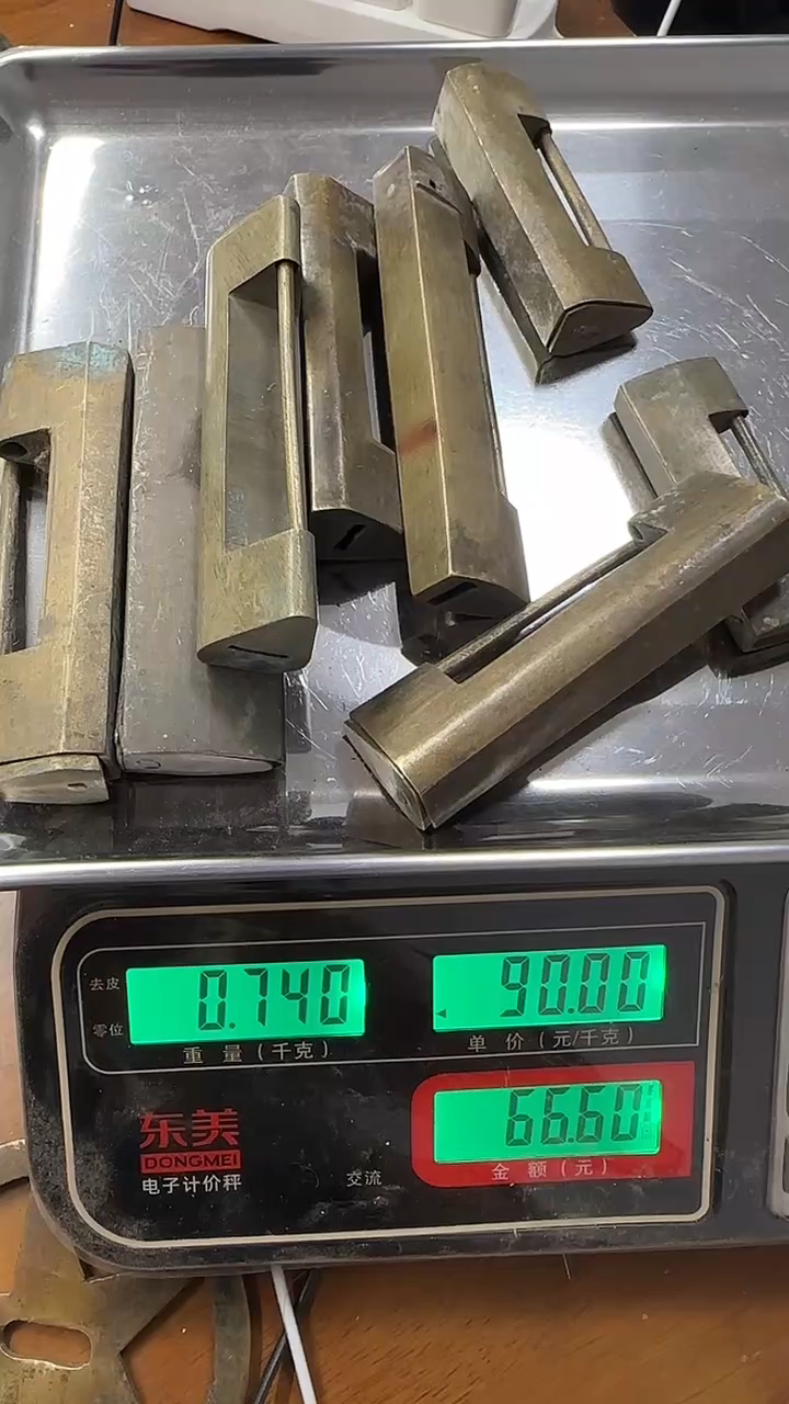 马***博坏铜锁，，，，，