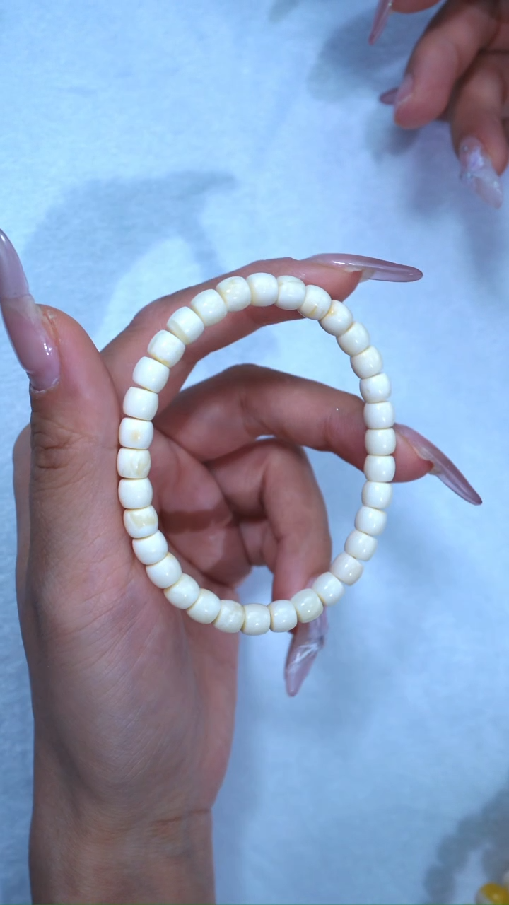 【闪购商品】蜜蜡手链未镶嵌典藏级漆瓷白顺色少纹6.5mm