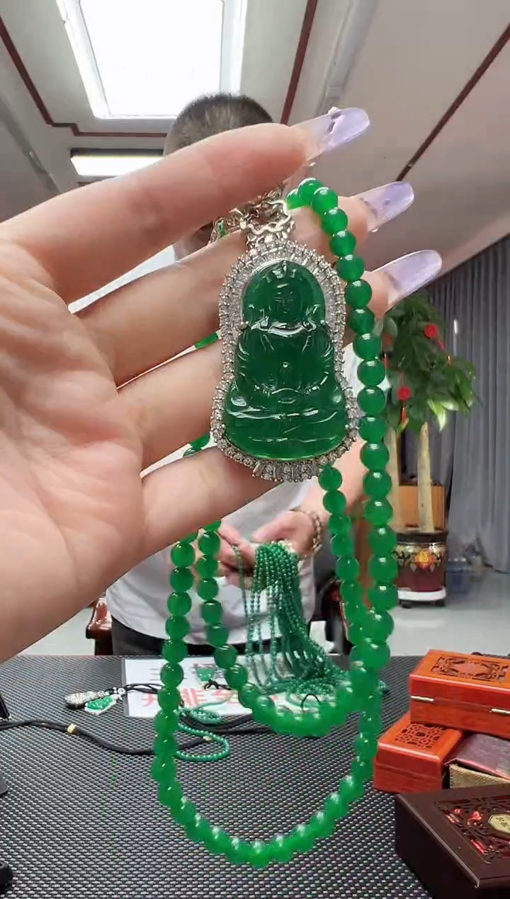 【闪购商品】翡翠挂件未镶嵌观音/多样性发货其中发一