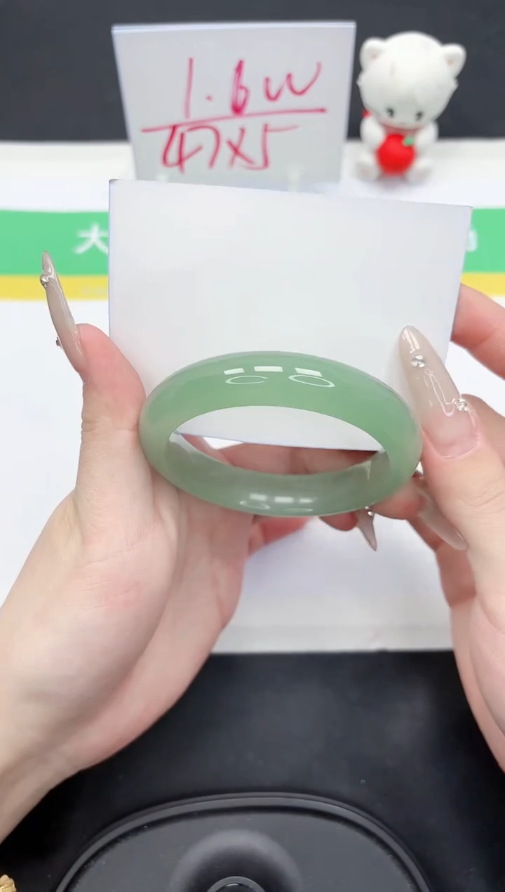 【闪购商品】石英质玉手镯未镶嵌58-56.1