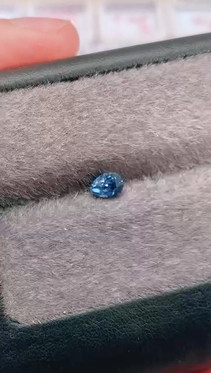 裸石尖晶石0.65-213天然钴尖晶石