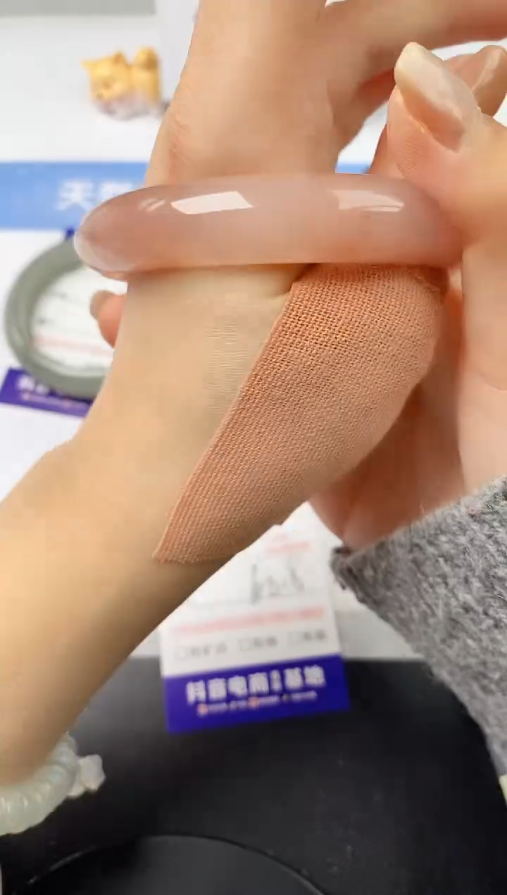 【闪购商品】石英质玉手镯未镶嵌s66-T