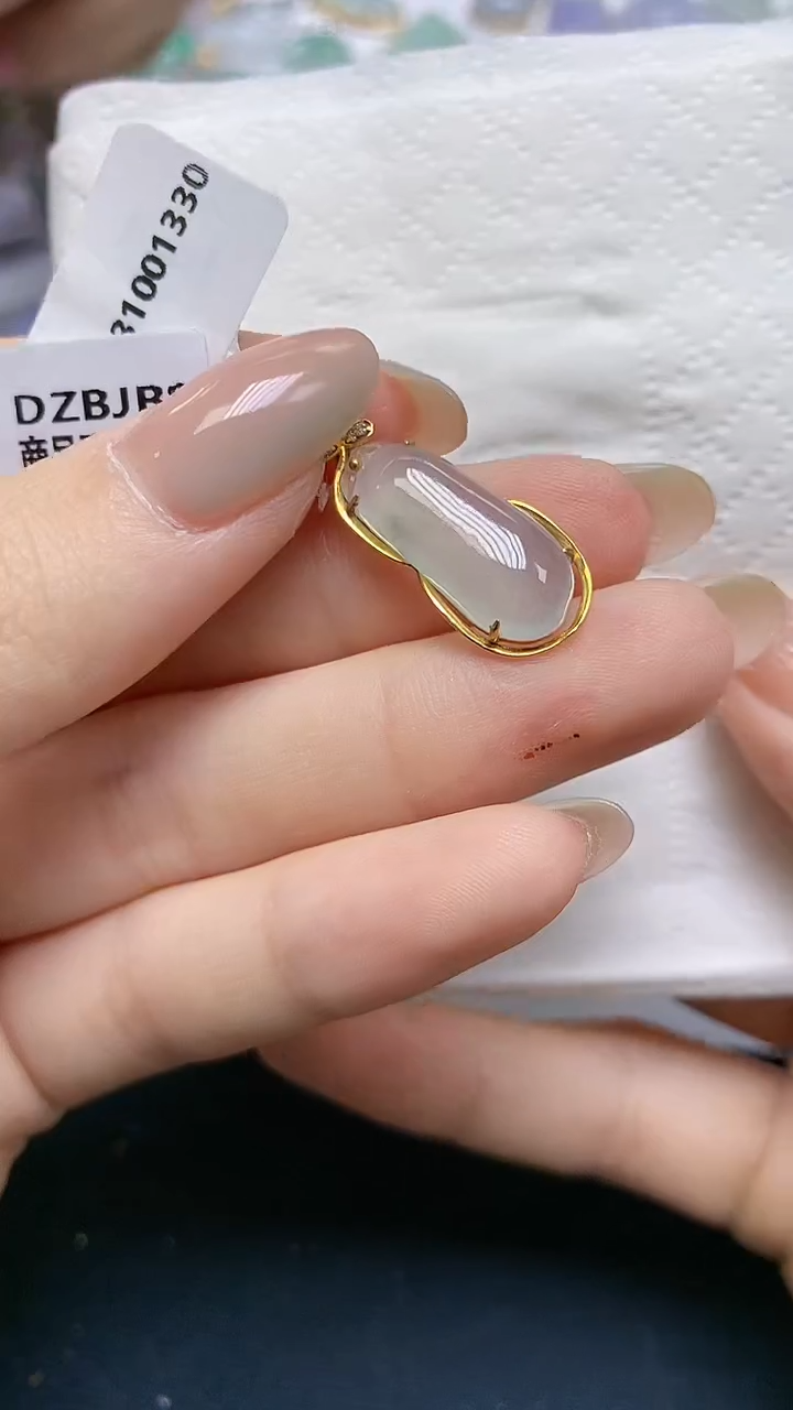 翡翠18K金镶嵌颈饰天然缅甸A货翡翠