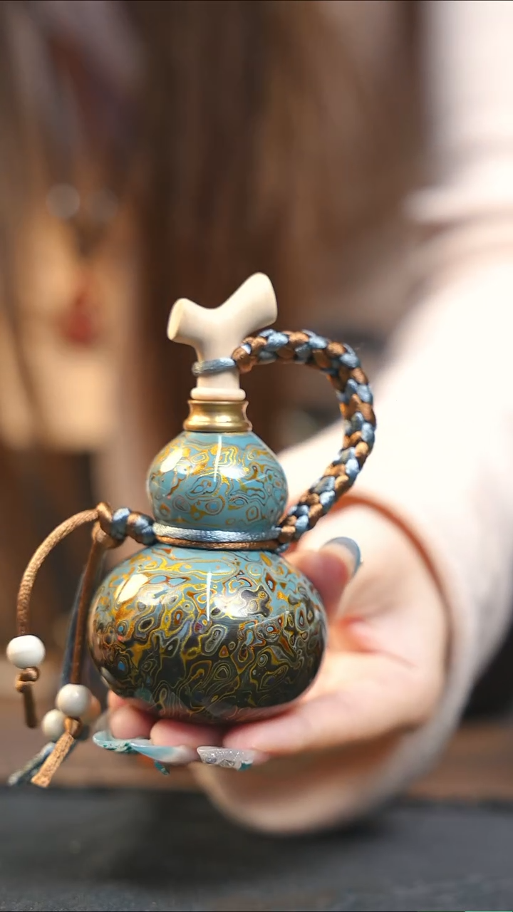 【闪购商品】WE273漆艺精致小手捻(开口）