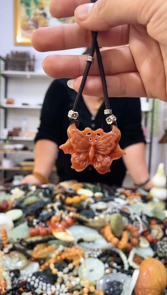 未镶嵌岫玉挂件 