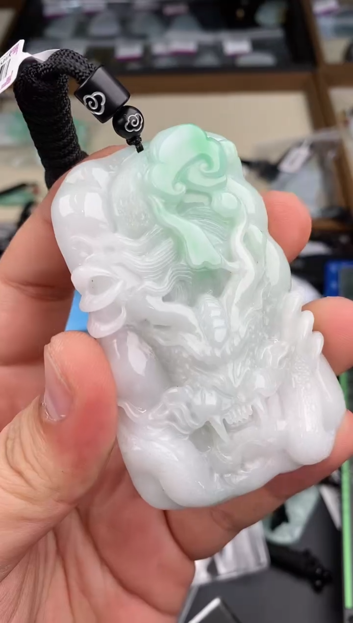 【闪购商品】翡翠颈饰未镶嵌   天然翡翠，一物一图