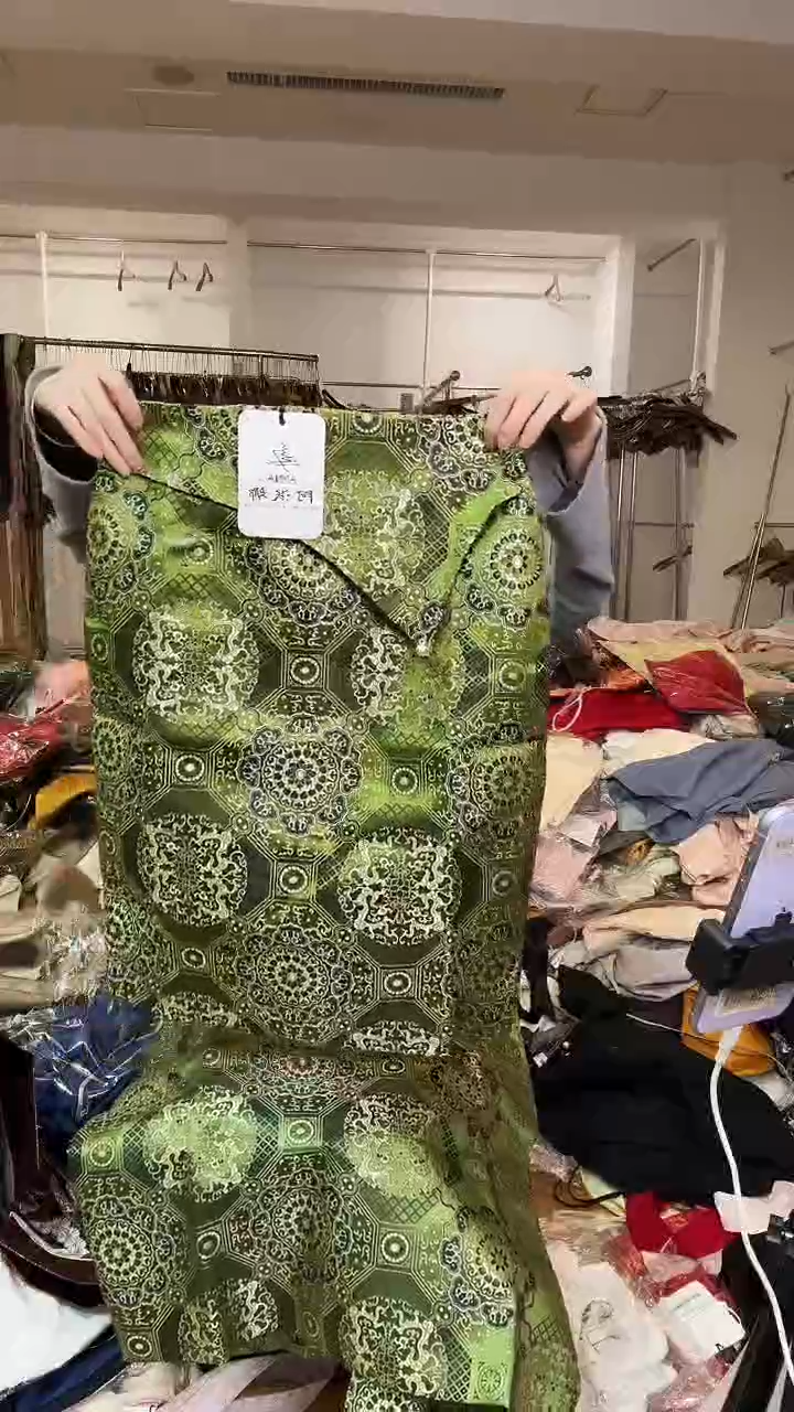 半身裙       S码         100斤   