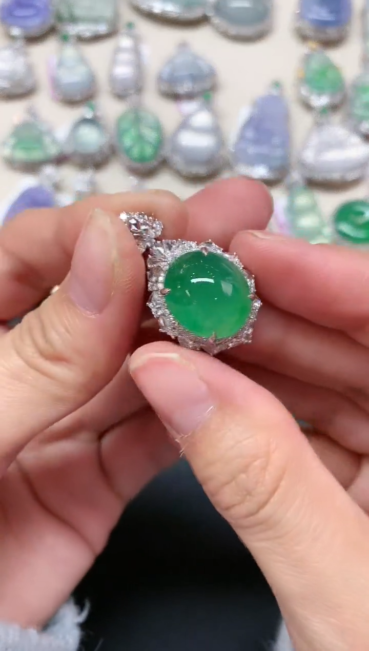 【闪购商品】翡翠吊坠(不含链)18K金镶嵌A60|59800