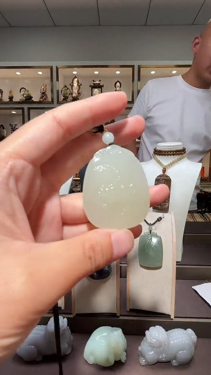 和田玉未镶嵌颈饰苏