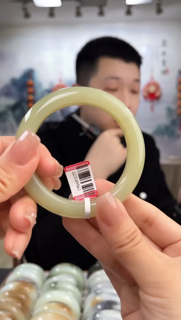 【闪购商品】和田玉手镯未镶嵌56-57圈口9860