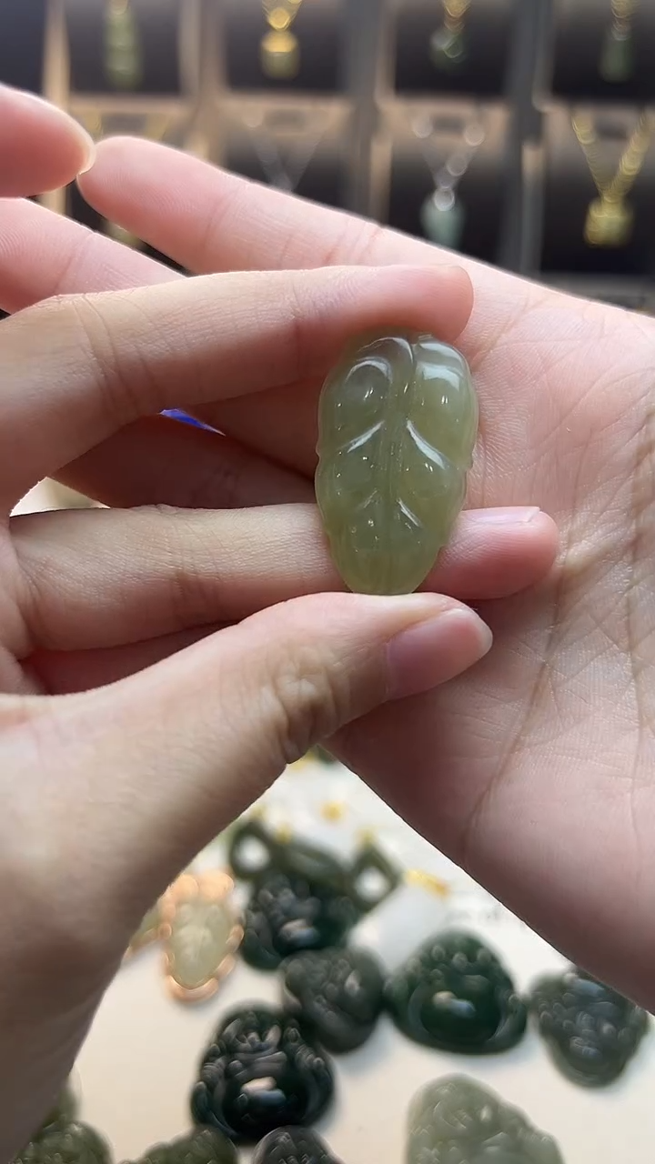 吊坠(不含链)未镶嵌和田玉 吊坠(不含链) 未镶嵌 和田玉