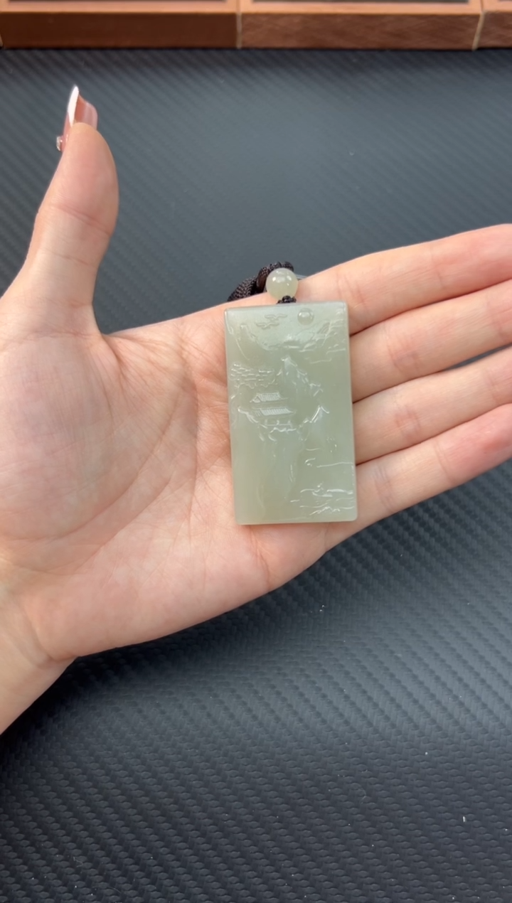 【闪购商品】和田玉吊坠(赠链)未镶嵌且末微色差近矿吊坠