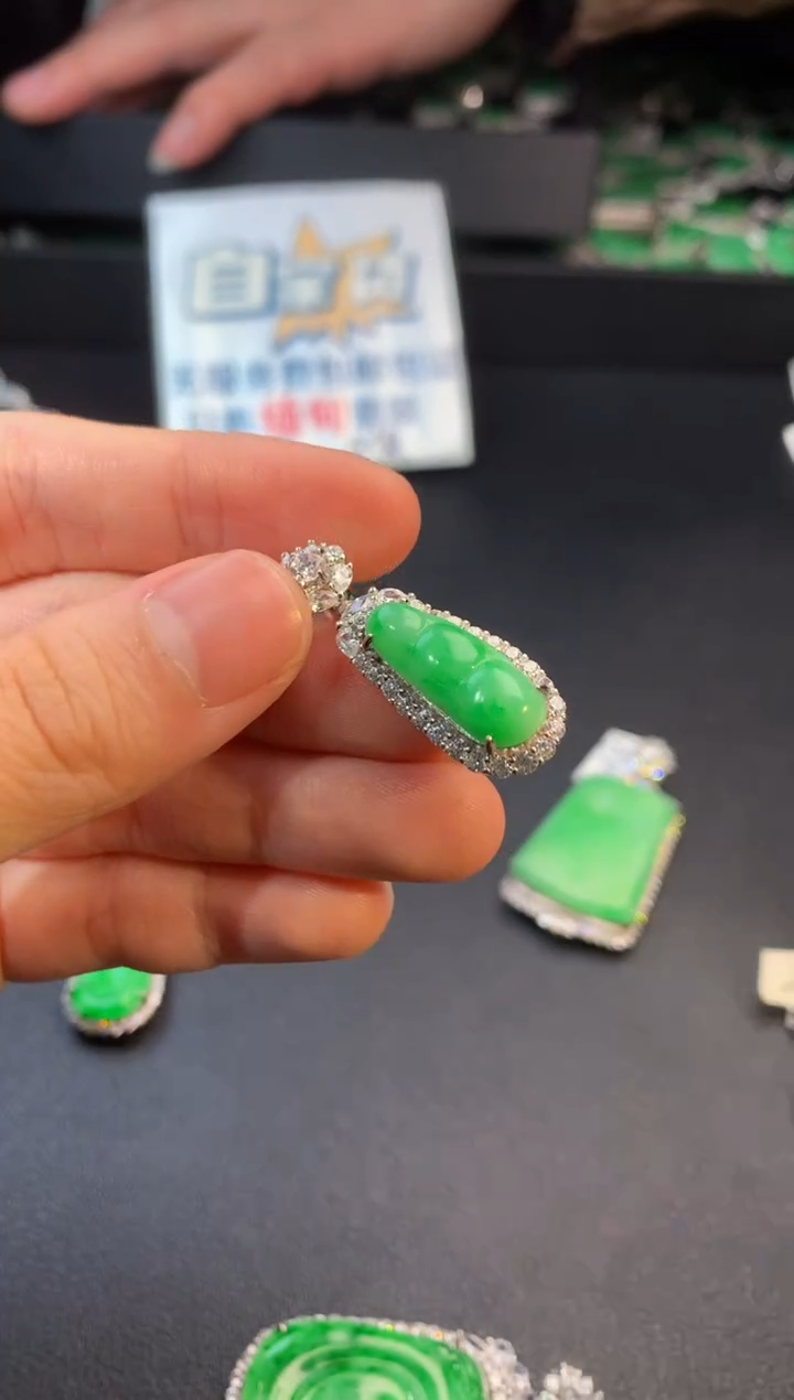 【闪购商品】翡翠颈饰银S925镶嵌翡翠
