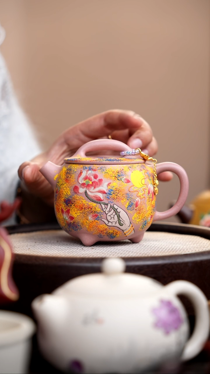 茶壶紫砂粉色胖瓢泥绘采荷