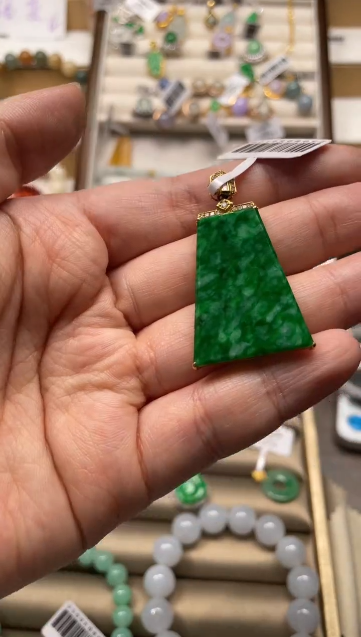 翡翠未镶嵌吊坠(不含链)yf141