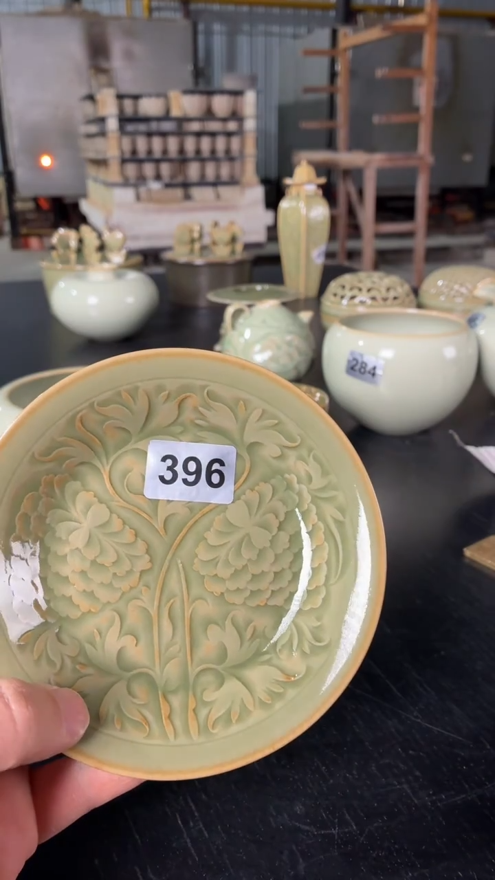 耀州窑仰山塔式牡丹折腰盘微瑕396