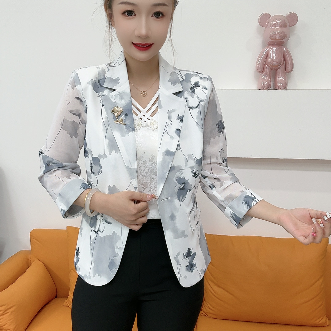 2025夏季新款设计感时尚气质西装女洋气防晒小西服外套#6998