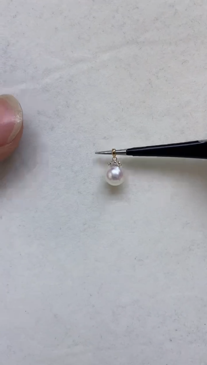 颈饰18K金镶嵌海水珍珠  