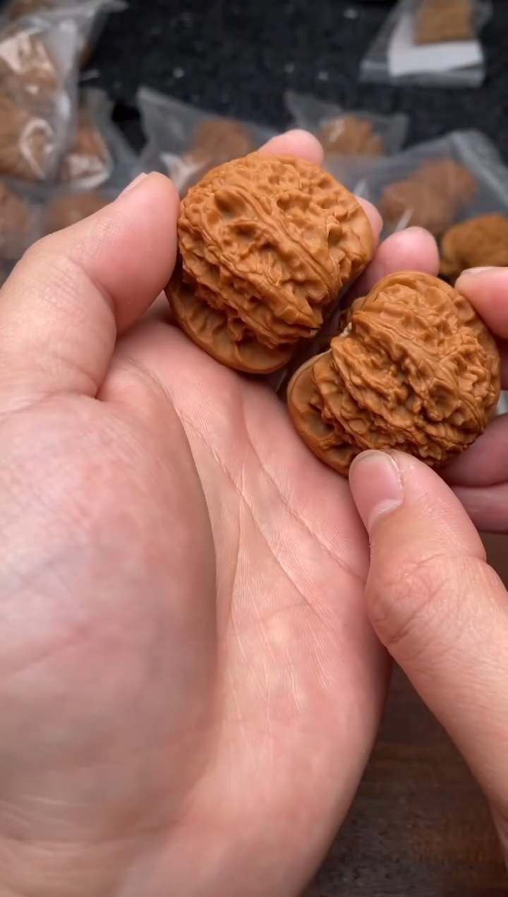 【闪购商品】文玩核桃把件G102号41尺白狮子