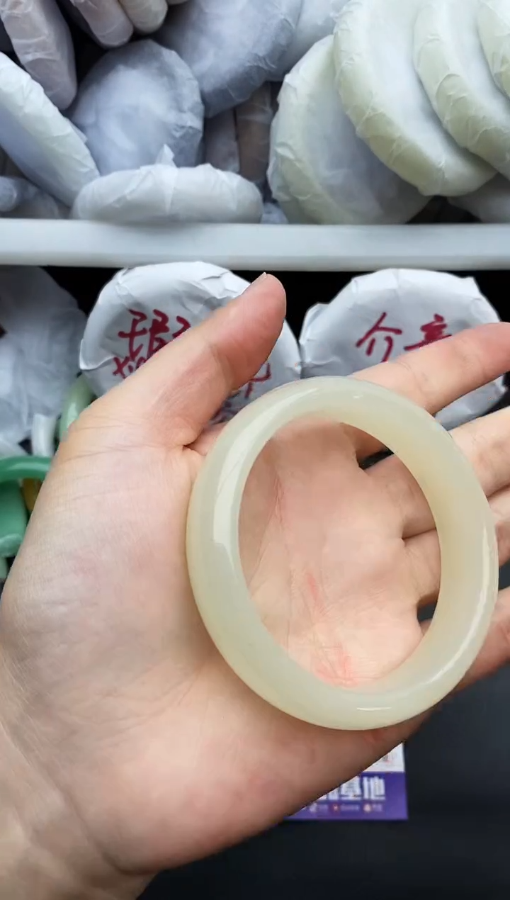 未镶嵌手镯石英质玉瑕疵187+55/56