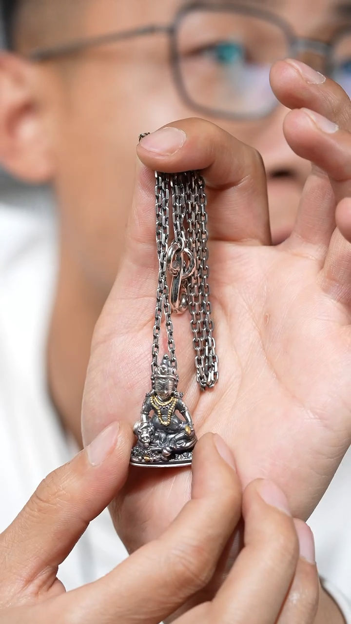 【闪购商品】诺拉(多样性发货，发其一）